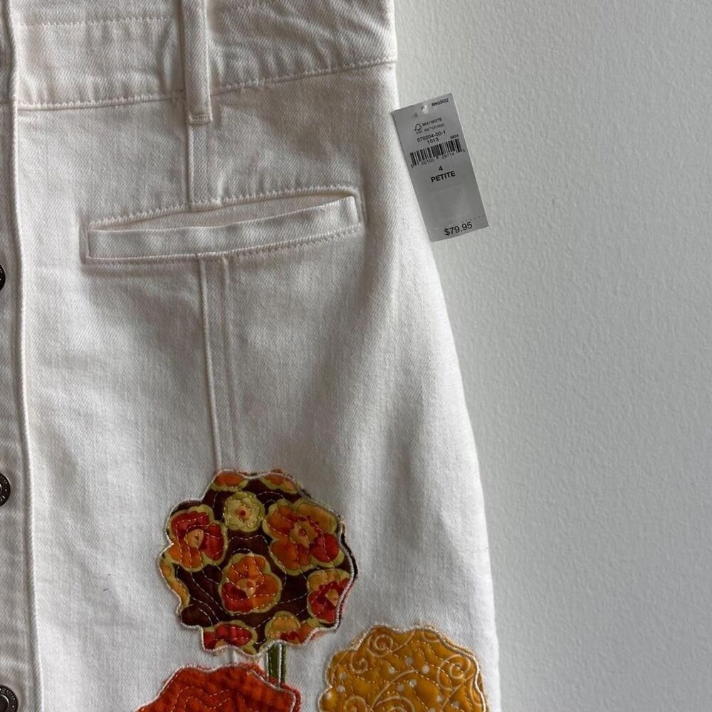 NWT 100% cotton upcycled floral embroidered white button up denim dress size 4 - Picture 6 of 8